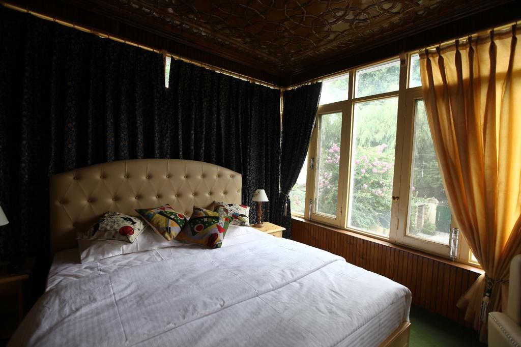 Dove Cottage ศรีนาการ์ ภายนอก รูปภาพ